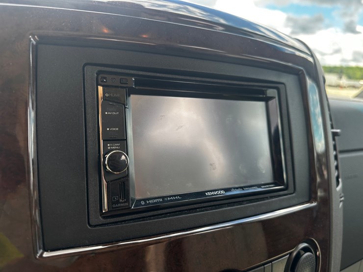 #2492-•-2014-mercedes-benz-airstream-motorhome-image-45