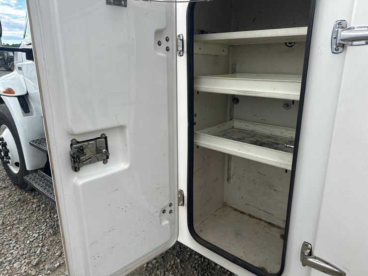 2013-international-durastar-4300-image-22