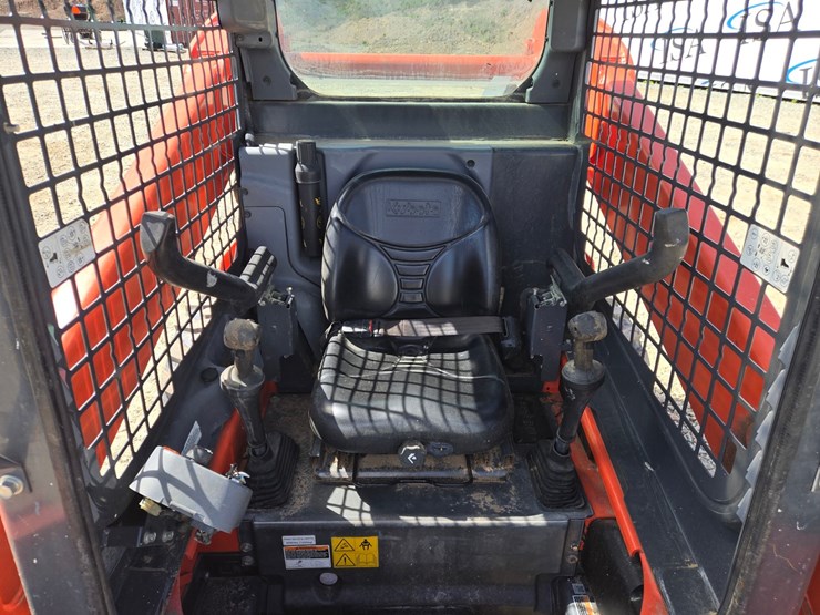 kubota-ssv75-image-35