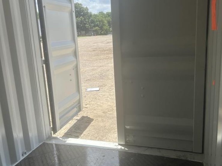 #39-•-10'-conex-shipping-container---one-trip-image-15
