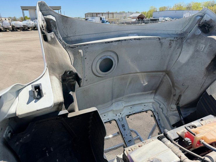 2018-kenworth-t680-image-42