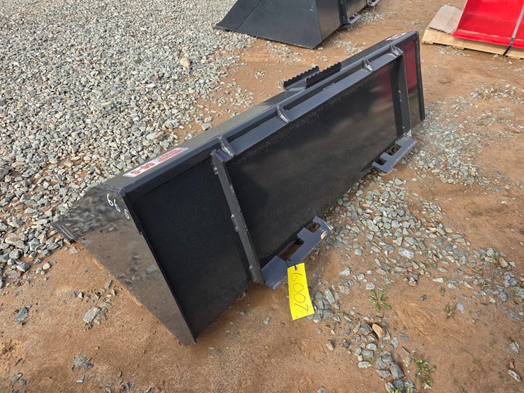 #6007-•-approx.-66"-unused-stout-66-s-skid-steer-bucket-image-2