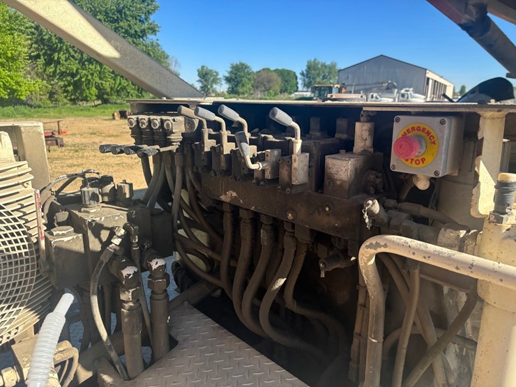 mack-rd688s-image-76