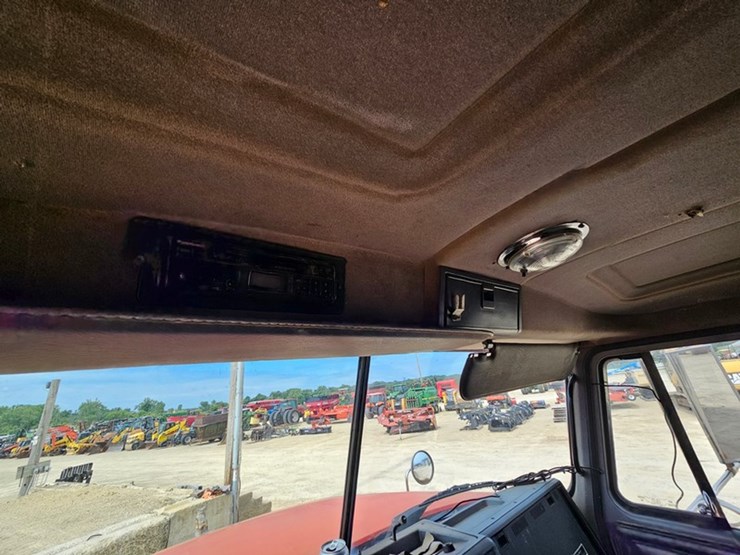 1993-mack-ch613-image-41