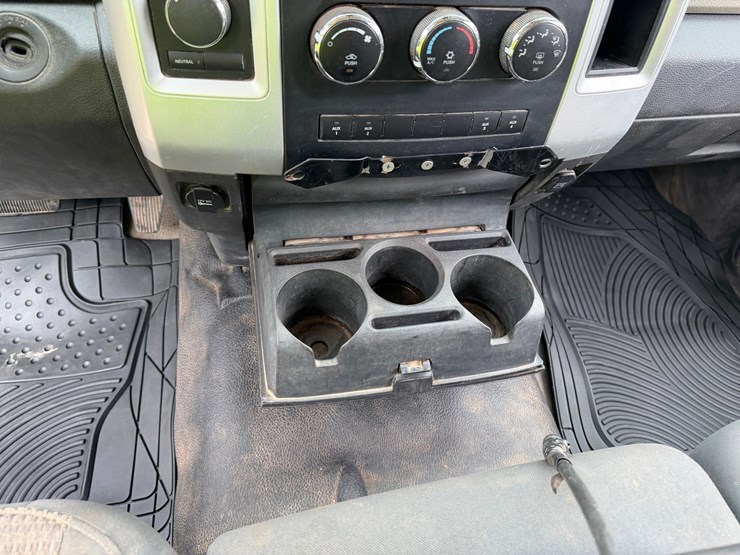 2011-ram-4500-slt-image-41