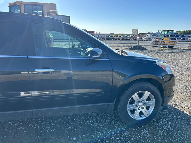2012-chevrolet-traverse-image-13