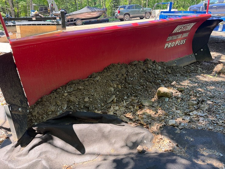 #1455-•-unused---western-9'-pro-plus-w/quad-quick-attach-snow-plow-image-4