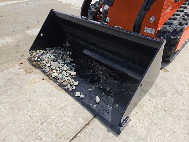 #5049-•-2026-36c-mini-skid-steer-image-10