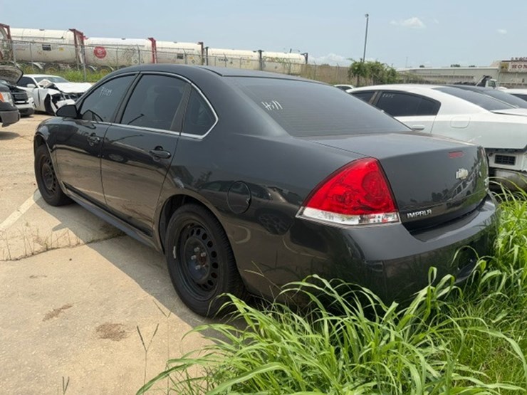 #68-•-2016-chevrolet-impala-image-4