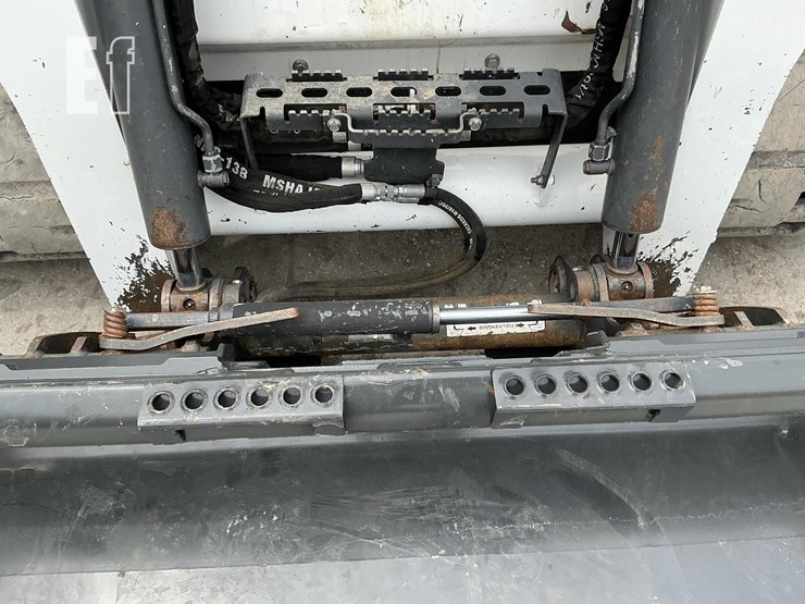 2023-bobcat-t770-image-12