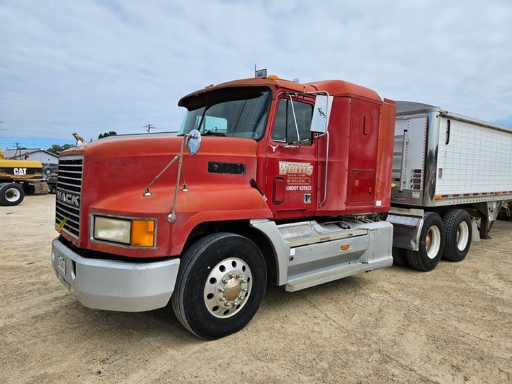 1993-mack-ch613-image-1