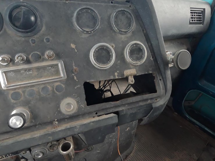 ford-l9000-image-22