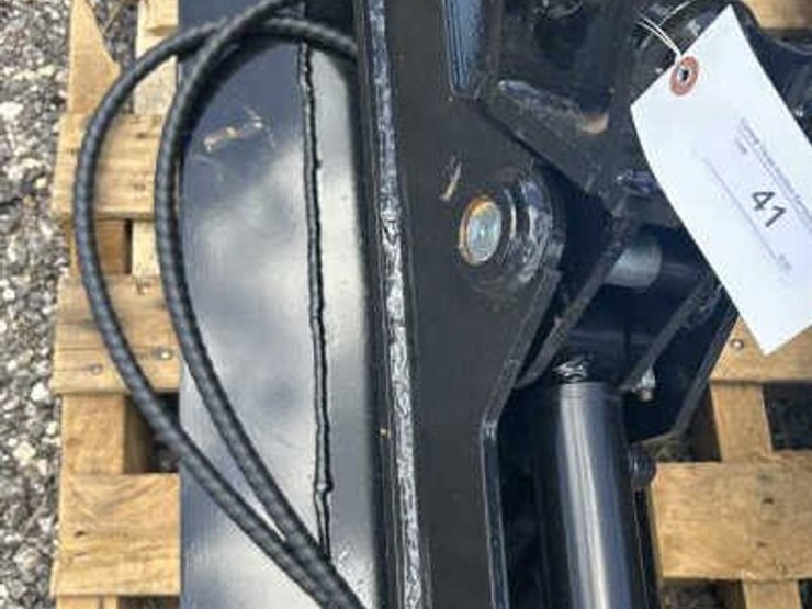 #41-•-32"-mini-excavator-hydraulic-tilting-bucket-image-5