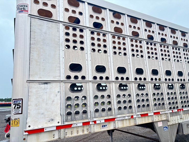 2017-eby-livestock-trailer-image-7