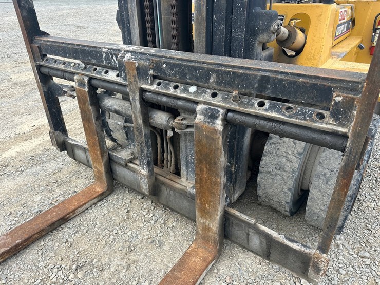 1995-caterpillar-dp70-image-28