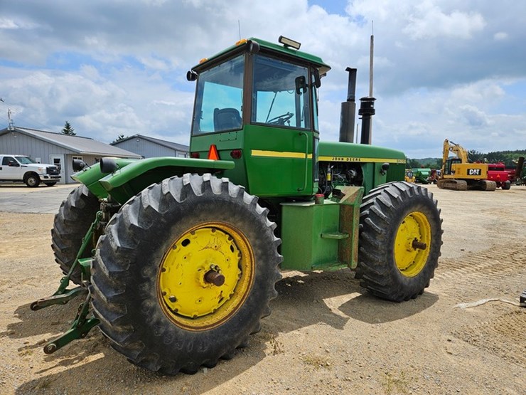 john-deere-8430-image-6