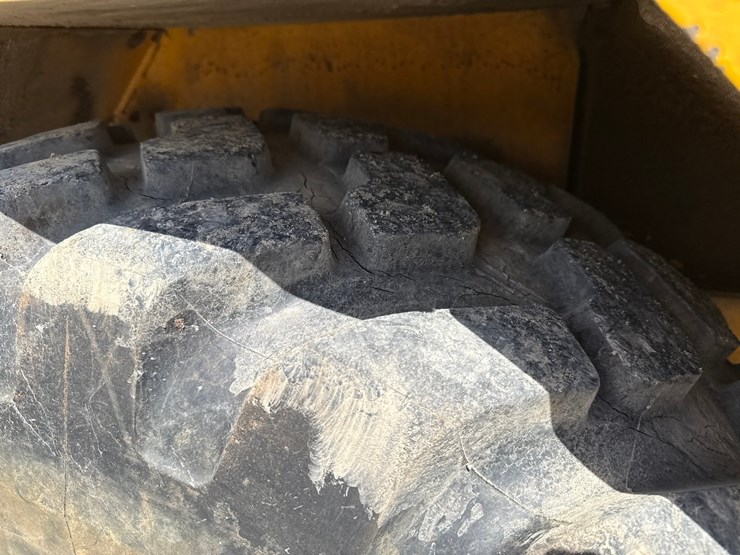 jcb-712-image-65
