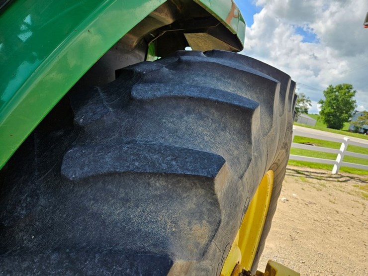 john-deere-8300-image-47