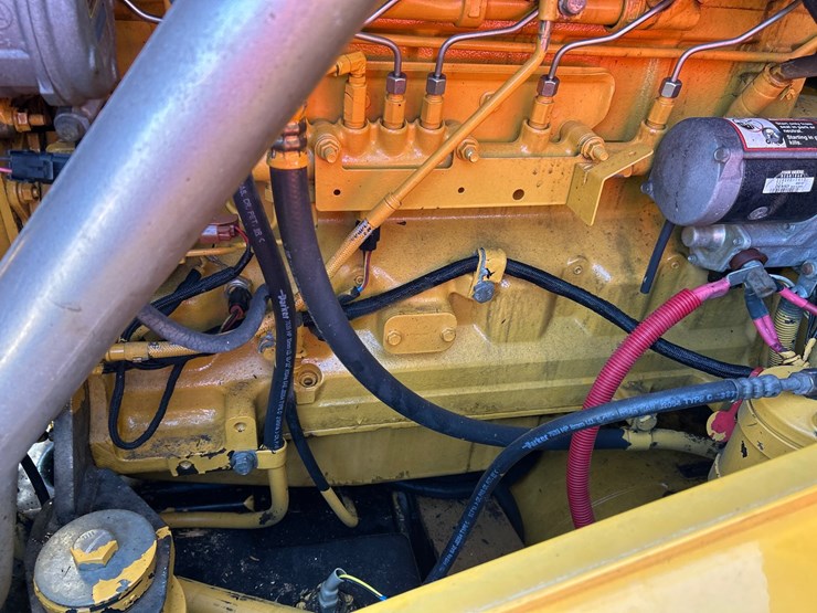 2012-deere-624k-image-56