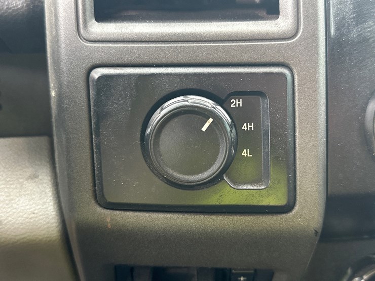 2019-ford-f550-image-40