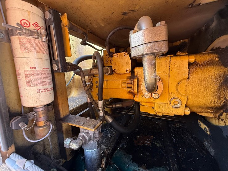 caterpillar-m318-image-45