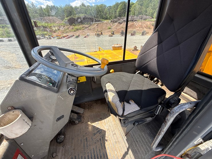 jcb-712-image-49