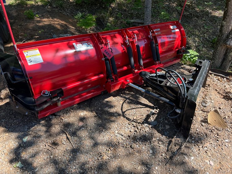 #1455-•-unused---western-9'-pro-plus-w/quad-quick-attach-snow-plow-image-1