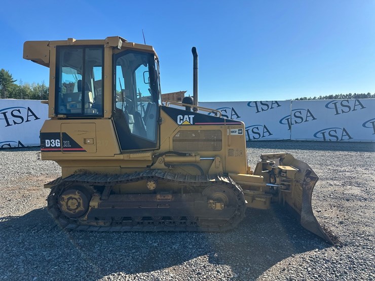2004-caterpillar-d3g-xl-image-6