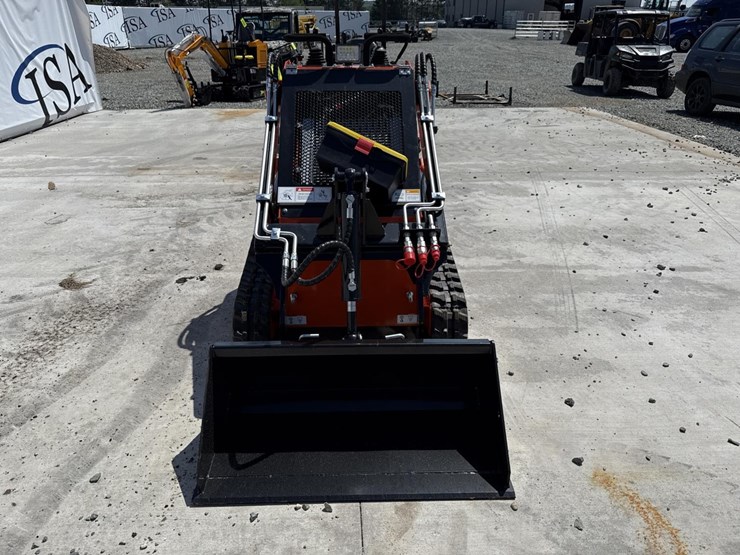#5017-•-unused-future-ft36c-mini-skid-steer-image-8