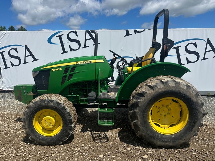 2018-john-deere-5065e-image-2