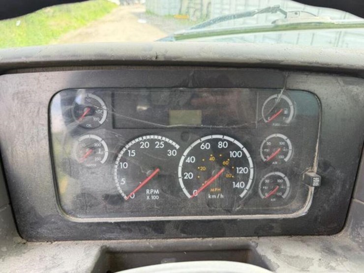 2003-sterling-lt7500-image-13