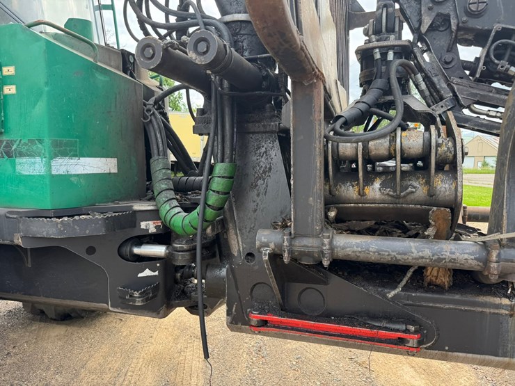 deere-1110d-image-31