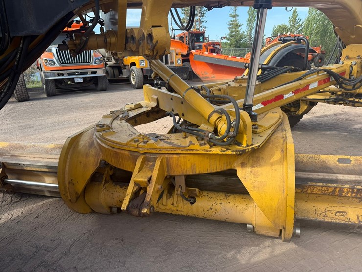 caterpillar-160m-image-45