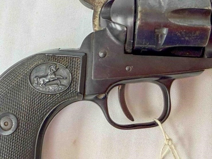 colt-revolver-image-12