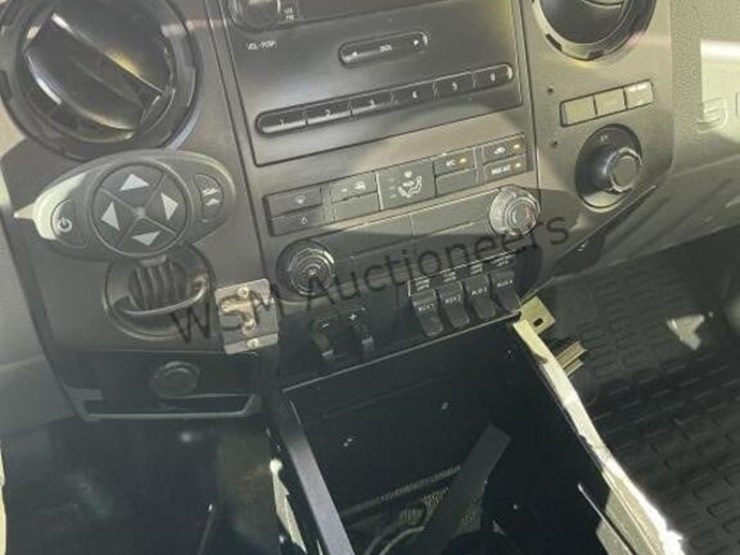 2016-ford-f550-image-22