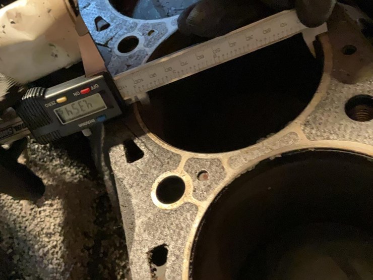ford-429-460-standard-short-block-w/heads-image-9
