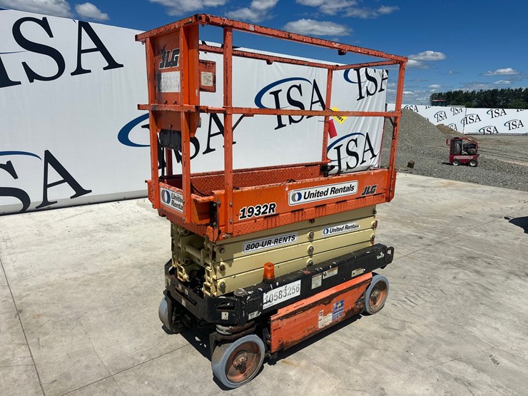 #60981-•-2017-snorkel-1932r-scissor-lift-image-1