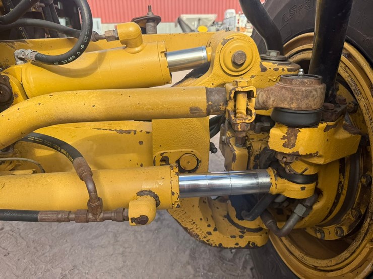 caterpillar-160m-image-64