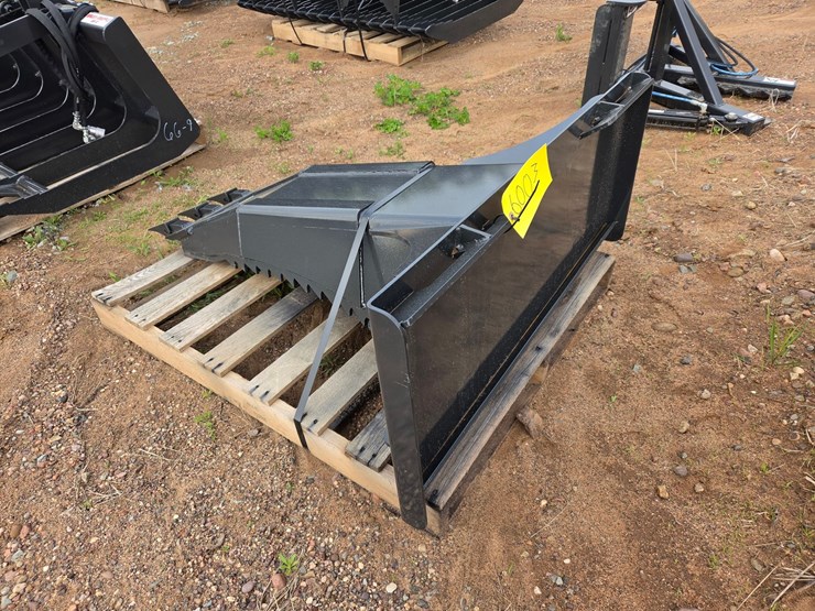 #6003-•-unused-stout-xl-skid-steer-stump-bucket-image-2