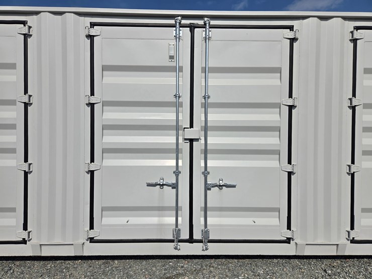#5065-•-40'-(5)-door-shipping-container-image-10