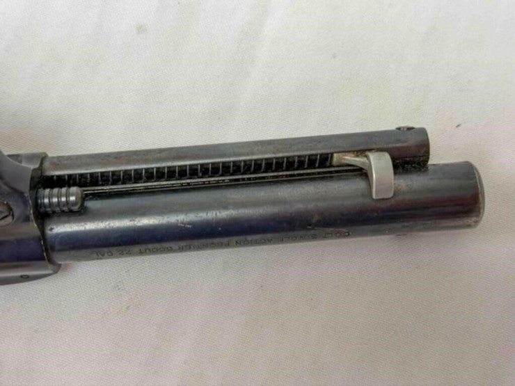 colt-revolver-image-17