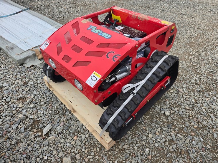 #6127-•-unused-future-ft750-remote-control-crawler-lawn-mower-image-1