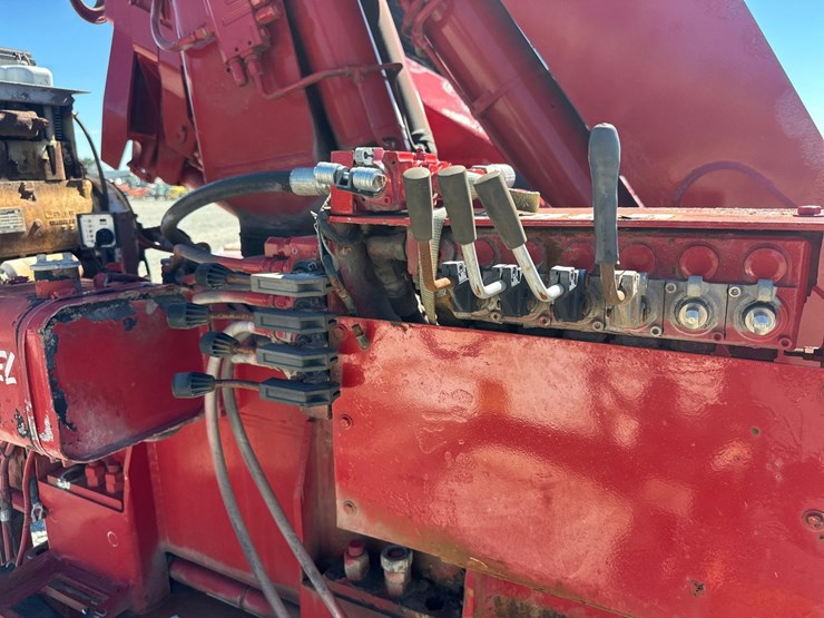 #5077-•-knuckle-boom-crane-image-11