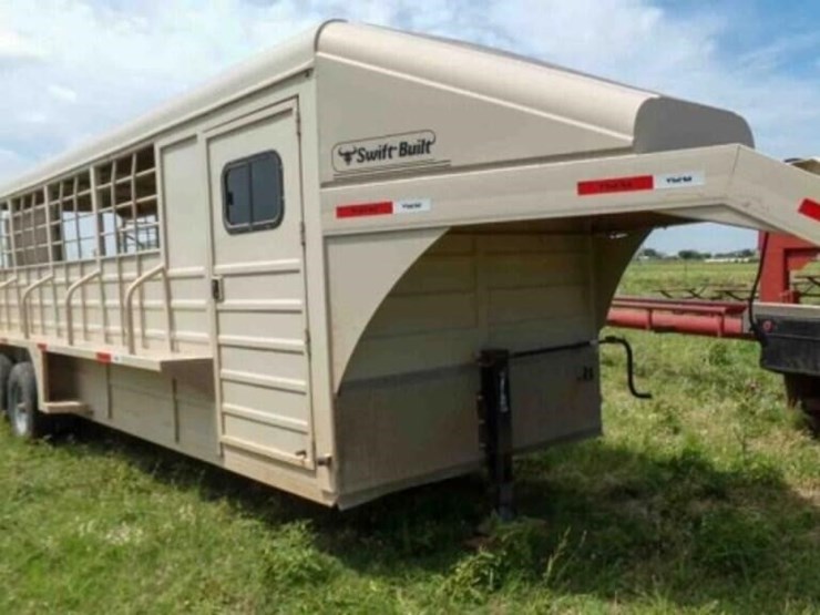 2019-swift-built-stock/horse-trailer-image-1
