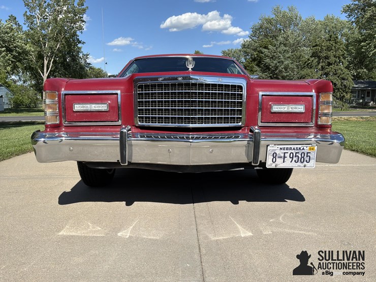 1978-ford-ltd-landau-2-door-collector-car-image-9