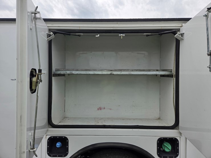 2019-ford-f350-xlt-image-24