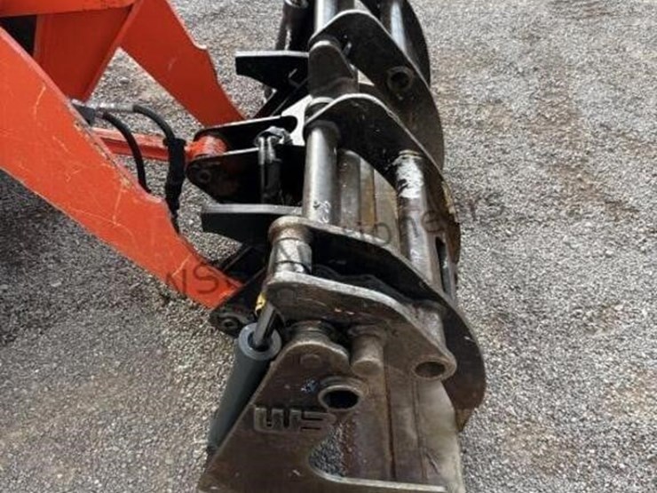 kubota-r420s-image-14
