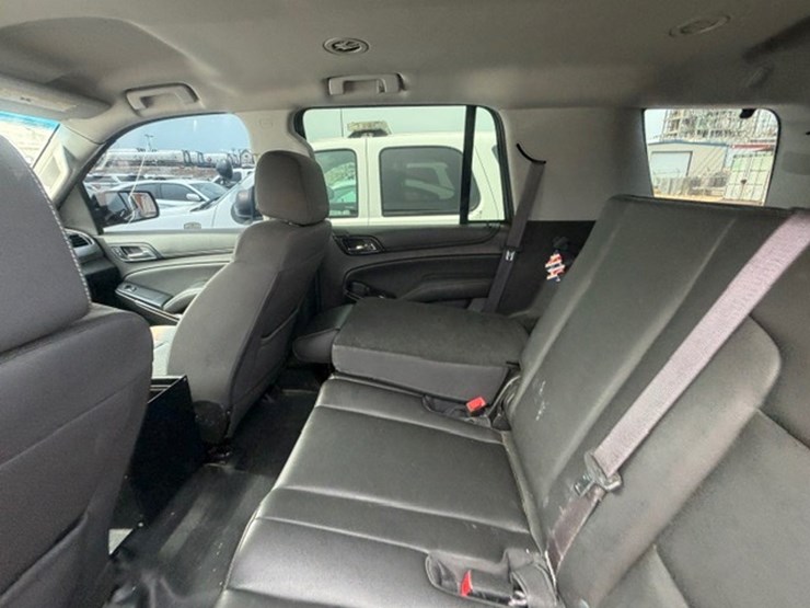 2017-chevrolet-tahoe-image-12