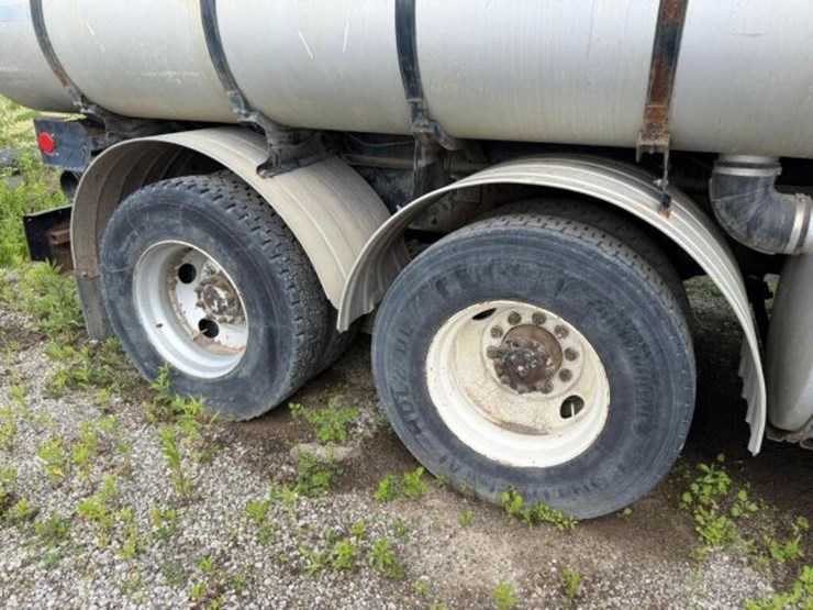 2003-sterling-lt7500-image-53