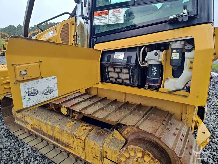 2020-caterpillar-d2-image-19